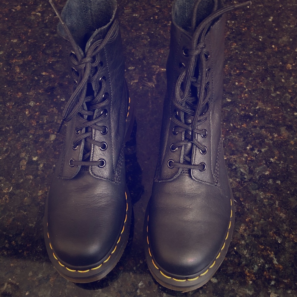 Doc Martens Pascal Boot size 7